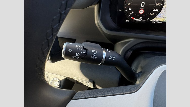 2024 認定中古車 Land Rover Defender 110 シリコンシルバー D350 ディーゼルマイルドハイブリッド X-Dynamic SE