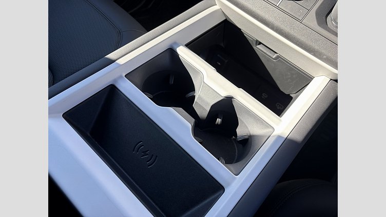 2024 認定中古車 Land Rover Defender 110 シリコンシルバー D350 ディーゼルマイルドハイブリッド X-Dynamic SE