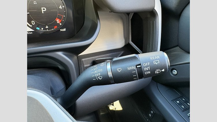 2024 認定中古車 Land Rover Defender 110 シリコンシルバー D350 ディーゼルマイルドハイブリッド X-Dynamic SE