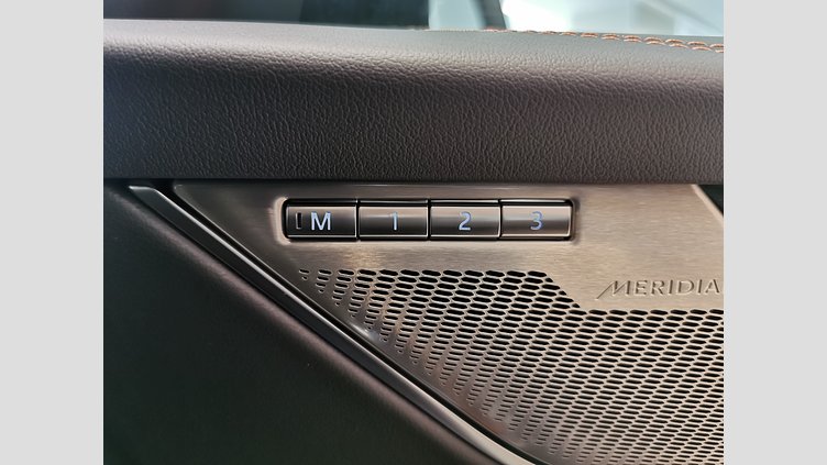 2024 認定中古車 Jaguar F-Pace アイガーグレイ P400e ガソリン プラグインハイブリッド R-DYNAMIC HSE