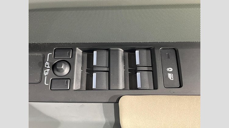 2022 認定中古車 Land Rover Defender 110 Fuji White ４WD S