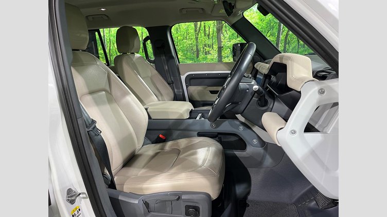 2022 認定中古車 Land Rover Defender 110 Fuji White ４WD S