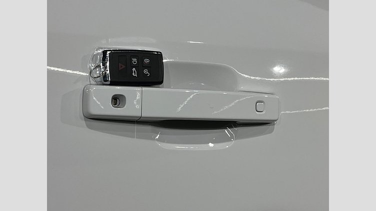 2022 認定中古車 Land Rover Defender 110 Fuji White ４WD S