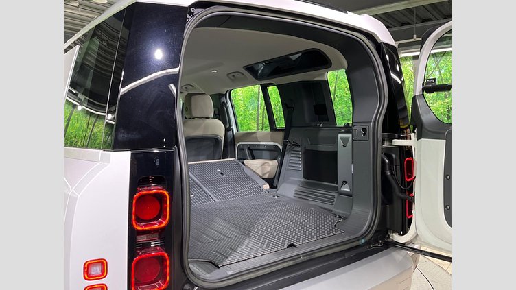 2022 認定中古車 Land Rover Defender 110 Fuji White ４WD S