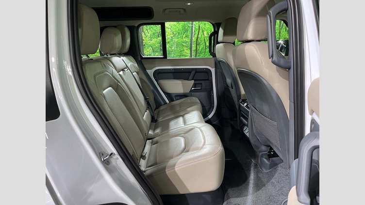 2022 認定中古車 Land Rover Defender 110 Fuji White ４WD S
