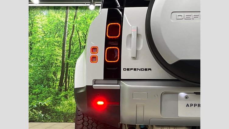 2022 認定中古車 Land Rover Defender 110 Fuji White ４WD S