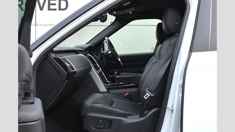 2018 認定中古車 Land Rover Discovery Yulong White 3.0 litre V6 Supercharged Petrol HSE　7人