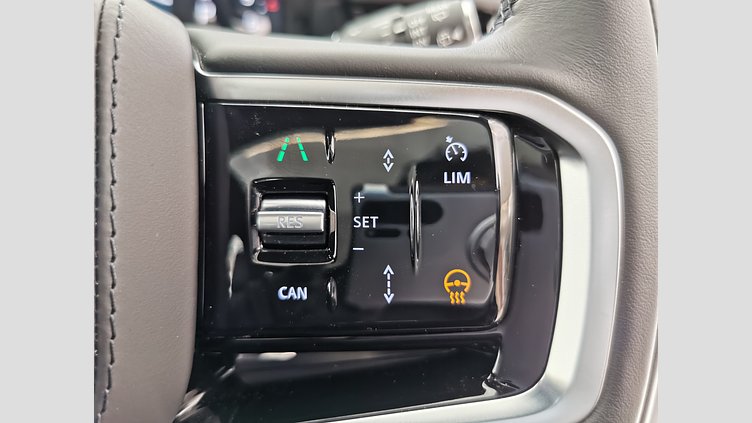 2024 認定中古車 Land Rover Discovery Sport サントリーニブラック P300eプラグインハイブリッド（ガソリン） 標準ホイール DYNAMIC HSE