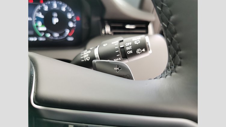 2024 認定中古車 Land Rover Discovery Sport サントリーニブラック P300eプラグインハイブリッド（ガソリン） 標準ホイール DYNAMIC HSE