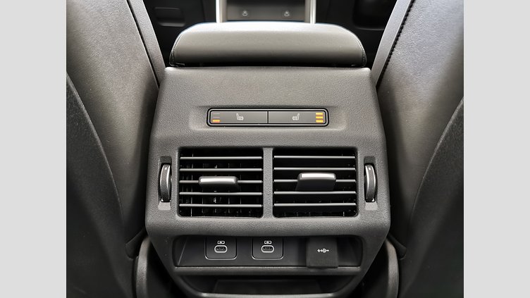 2024 認定中古車 Land Rover Discovery Sport サントリーニブラック P300eプラグインハイブリッド（ガソリン） 標準ホイール DYNAMIC HSE