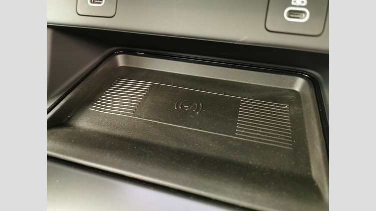 2024 認定中古車 Land Rover Discovery Sport サントリーニブラック P300eプラグインハイブリッド（ガソリン） 標準ホイール DYNAMIC HSE