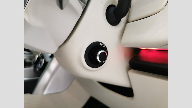 2023 認定中古車 Land Rover Range Rover オストゥーニパールホワイト P510 AWD PHEV（AT） スタンダードホイールベース AUTOBIOGRAPHY