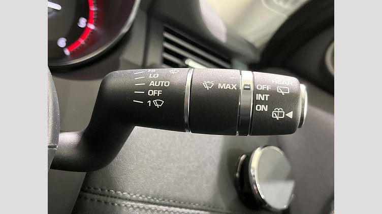 2018 認定中古車 Land Rover Range Rover Evoque Loire Blue 2.0 litre i4D Diesel SE