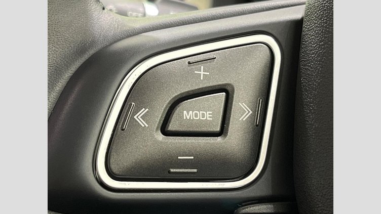 2018 認定中古車 Land Rover Range Rover Evoque Loire Blue 2.0 litre i4D Diesel SE