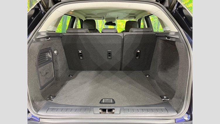 2018 認定中古車 Land Rover Range Rover Evoque Loire Blue 2.0 litre i4D Diesel SE