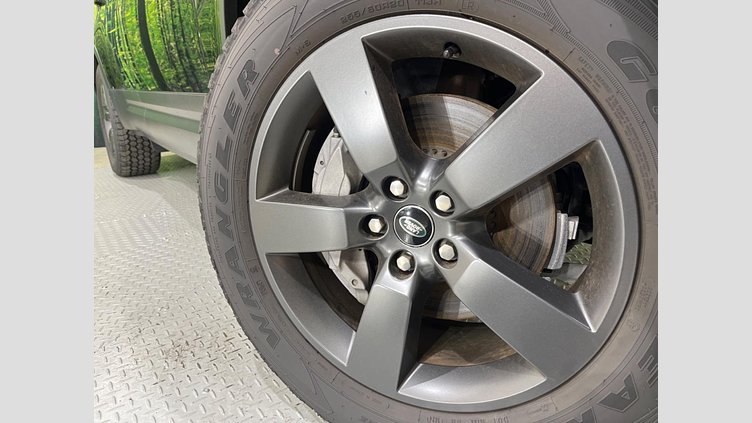 2024 認定中古車 Land Rover Defender 130 サントリーニブラック D300 AWD（AT） SE