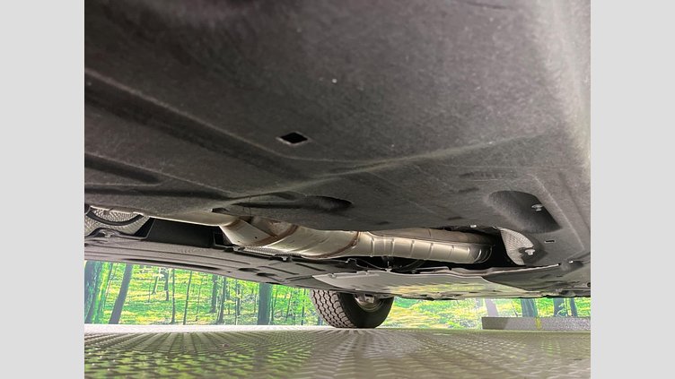 2024 認定中古車 Land Rover Defender 130 サントリーニブラック D300 AWD（AT） SE