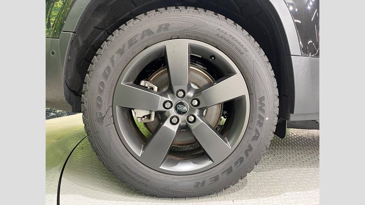 2024 認定中古車 Land Rover Defender 130 サントリーニブラック D300 AWD（AT） SE