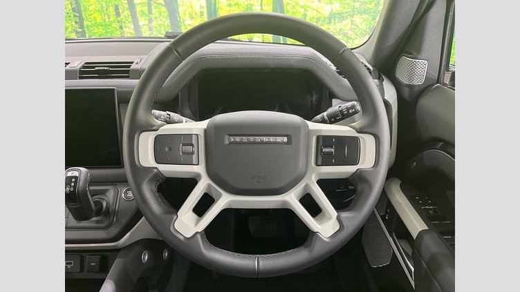 2024 認定中古車 Land Rover Defender 130 サントリーニブラック D300 AWD（AT） SE