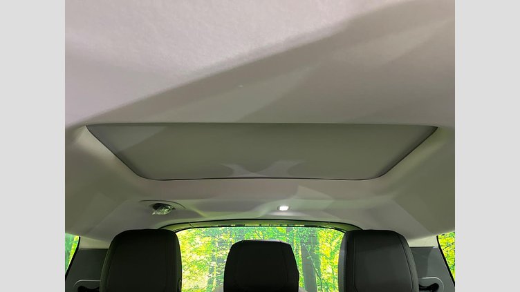 2024 認定中古車 Land Rover Defender 130 サントリーニブラック D300 AWD（AT） SE