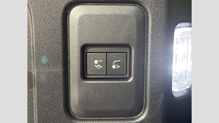 2024 認定中古車 Land Rover Defender 130 サントリーニブラック D300 AWD（AT） SE