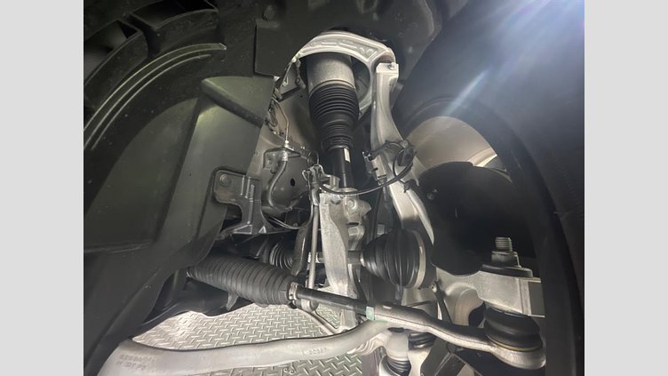 2024 認定中古車 Land Rover Defender 130 サントリーニブラック D300 AWD（AT） SE