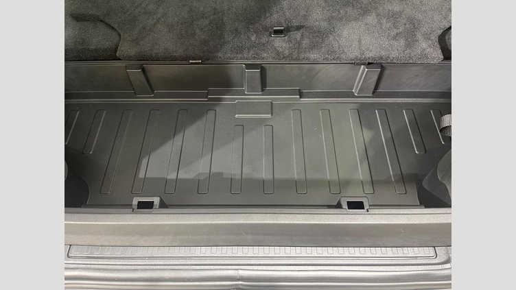 2024 認定中古車 Land Rover Defender 130 サントリーニブラック D300 AWD（AT） SE