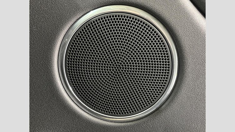 2021 認定中古車 Land Rover Discovery Sport ユーロンホワイト P200 AWD（オートマチック） 標準ホイールベース SE