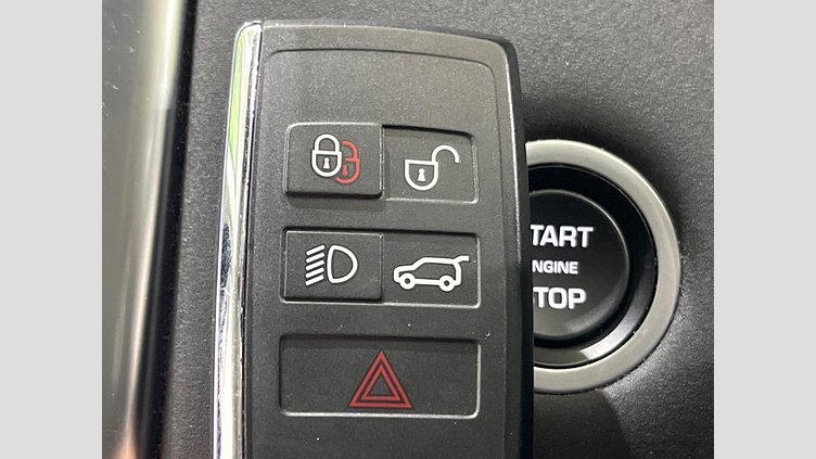 2021 認定中古車 Land Rover Discovery Sport ユーロンホワイト P200 AWD（オートマチック） 標準ホイールベース SE