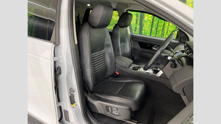 2021 認定中古車 Land Rover Discovery Sport ユーロンホワイト P200 AWD（オートマチック） 標準ホイールベース SE