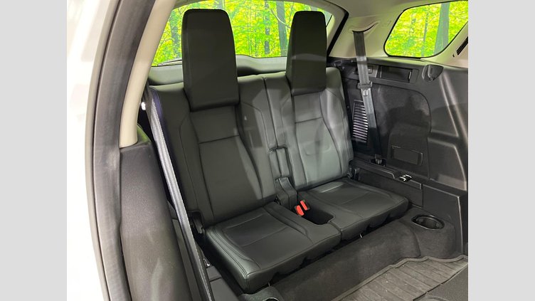 2021 認定中古車 Land Rover Discovery Sport ユーロンホワイト P200 AWD（オートマチック） 標準ホイールベース SE