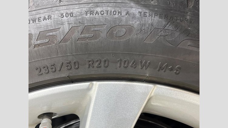 2021 認定中古車 Land Rover Discovery Sport ユーロンホワイト P200 AWD（オートマチック） 標準ホイールベース SE