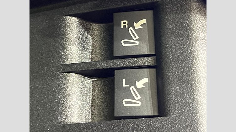 2021 認定中古車 Land Rover Discovery Sport ユーロンホワイト P200 AWD（オートマチック） 標準ホイールベース SE