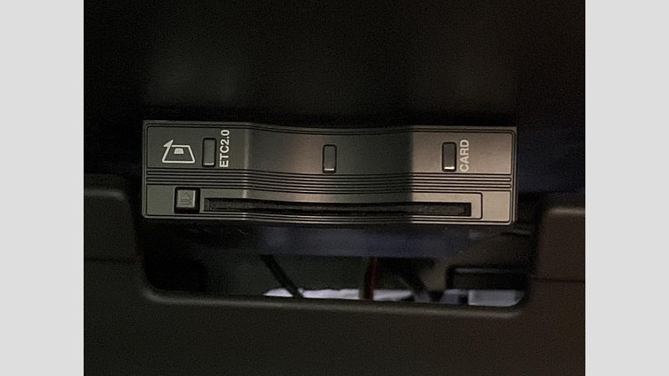 2021 認定中古車 Land Rover Discovery Sport ユーロンホワイト P200 AWD（オートマチック） 標準ホイールベース SE