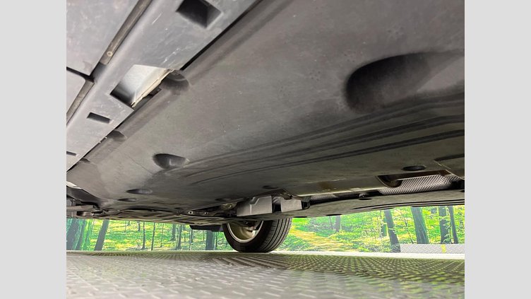 2021 認定中古車 Land Rover Discovery Sport ユーロンホワイト P200 AWD（オートマチック） 標準ホイールベース SE