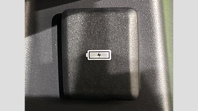 2021 認定中古車 Land Rover Discovery Sport ユーロンホワイト P200 AWD（オートマチック） 標準ホイールベース SE