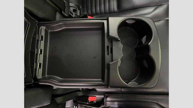 2021 認定中古車 Land Rover Discovery Sport ユーロンホワイト P200 AWD（オートマチック） 標準ホイールベース SE