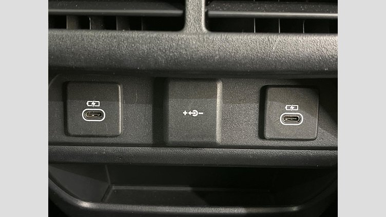 2021 認定中古車 Land Rover Discovery Sport ユーロンホワイト P200 AWD（オートマチック） 標準ホイールベース SE