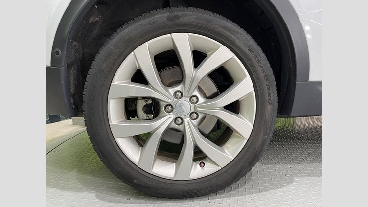 2021 認定中古車 Land Rover Discovery Sport ユーロンホワイト P200 AWD（オートマチック） 標準ホイールベース SE