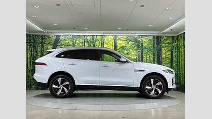 F-Pace 9