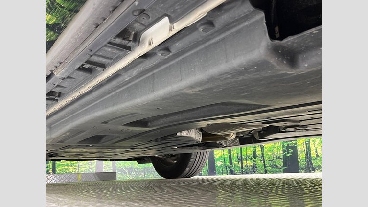 2021 認定中古車 Jaguar F-Pace ユーロンホワイト D200 AWD（オートマチック）MHEV スタンダード