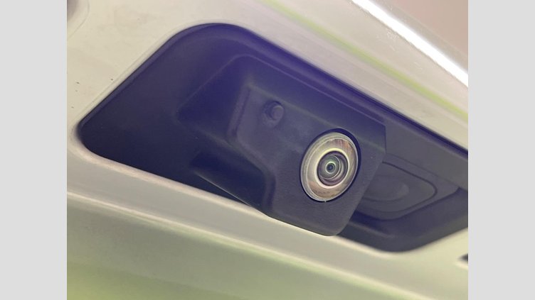 2021 認定中古車 Jaguar F-Pace ユーロンホワイト D200 AWD（オートマチック）MHEV スタンダード