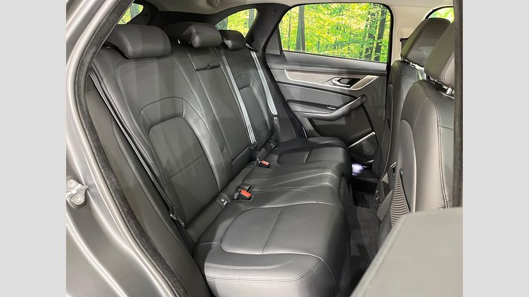 2021 認定中古車 Jaguar F-Pace ユーロンホワイト D200 AWD（オートマチック）MHEV スタンダード