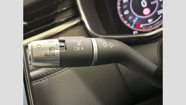 2021 認定中古車 Jaguar F-Pace ユーロンホワイト D200 AWD（オートマチック）MHEV スタンダード