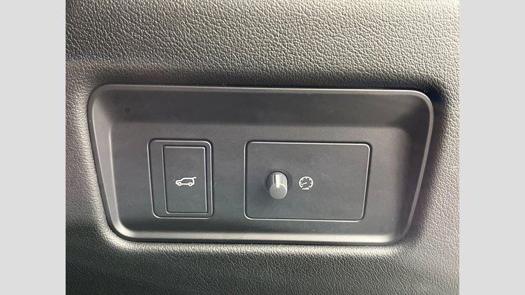 2021 認定中古車 Jaguar F-Pace ユーロンホワイト D200 AWD（オートマチック）MHEV スタンダード