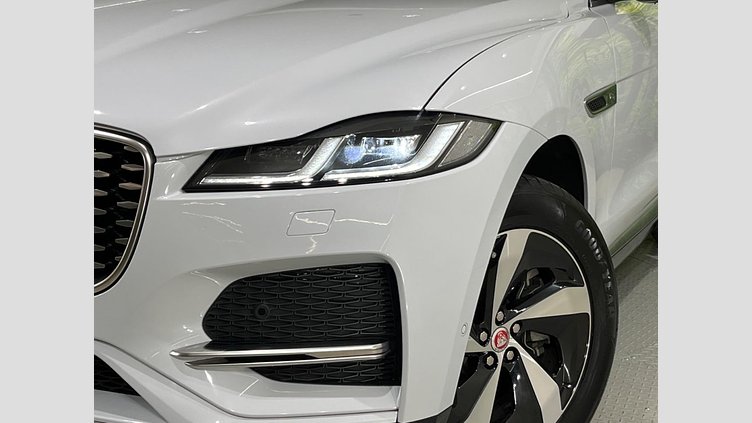 2021 認定中古車 Jaguar F-Pace ユーロンホワイト D200 AWD（オートマチック）MHEV スタンダード