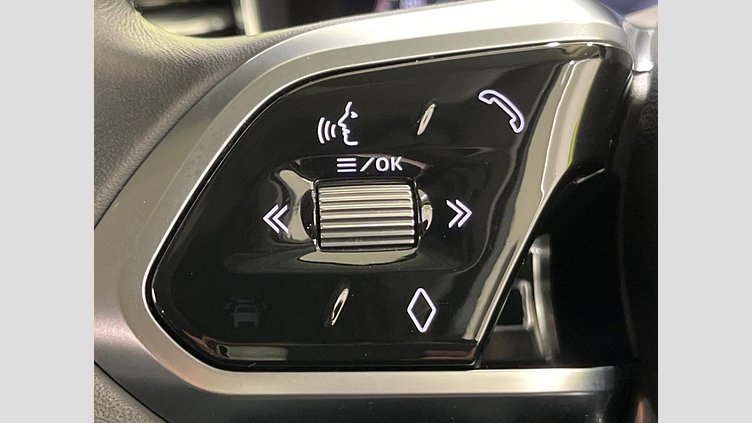 2021 認定中古車 Jaguar F-Pace ユーロンホワイト D200 AWD（オートマチック）MHEV スタンダード