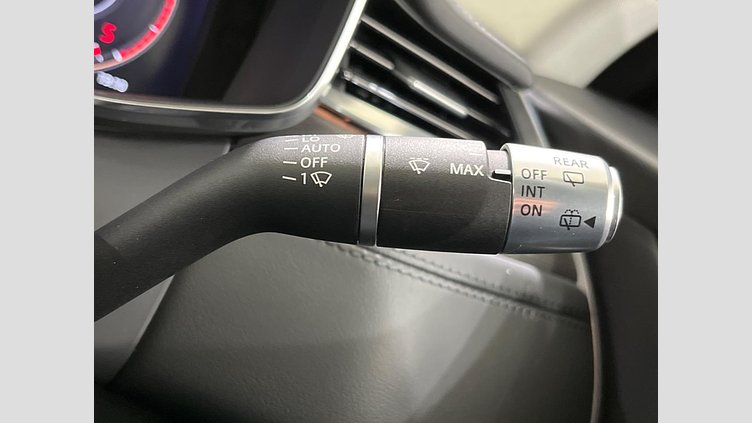 2021 認定中古車 Jaguar F-Pace ユーロンホワイト D200 AWD（オートマチック）MHEV スタンダード