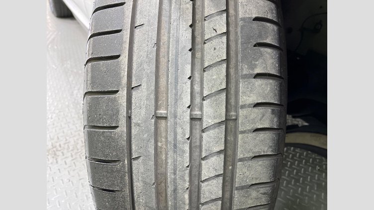 2021 認定中古車 Jaguar F-Pace ユーロンホワイト D200 AWD（オートマチック）MHEV スタンダード