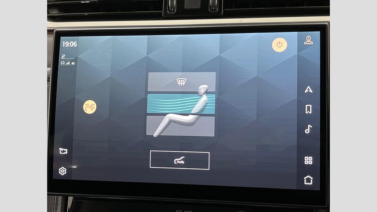 2021 認定中古車 Jaguar F-Pace ユーロンホワイト D200 AWD（オートマチック）MHEV スタンダード